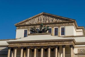 varsavia, polonia - teatro dell'opera nazionale e edificio del teatro nazionale foto