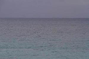 scena a mediterraneo spiaggia ricorrere nel tunisia. foto