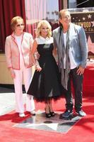 los angeles, 24 luglio - carol burnett, kristin chenoweth, kenny ortega alla cerimonia della stella kristin chenoweth hollywood walk of fame all'hollywood blvd il 24 luglio 2015 a los angeles, ca foto