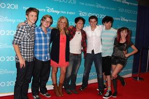 los angeles, ago 19 - così casuale getto membri Compreso tiffany Thorton, doug bruchu, sterlina cavaliere, allisyn Ashley braccio a il d23 expo 2011 a il anaheim convenzione centro su agosto 19, 2011 nel Anaheim, circa foto