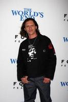 los angeles, ago 21 - clifton collins, jr. a il mondi fine prima a il luce ad arco hollywood teatri su agosto 21, 2013 nel los angeles, circa foto