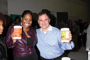 los angeles, nov 20 - shar jackson, gil r. tatarsky a il collegato S celebrità regalo suite festeggiare il 2010 americano musica premi a Ben aquilone studi su novembre 20, 2010 nel los angeles, circa foto