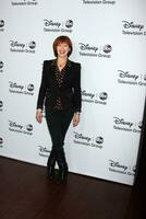 los angeles, 17 gennaio - frances fisher al gruppo televisivo disney-abc 2014 tour stampa invernale party arrivi al langham huntington il 17 gennaio 2014 a pasadena, ca foto