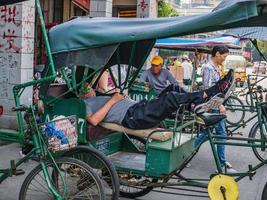 chaozhou.china-02 aprile 2018.sconosciuto Cinese spettacolo di risate di skylab nel vecchio cittadina quartiere a chaozhou città cina.antica città o vecchio cittadina nel chaozhou città guangdong Provincia Cina foto