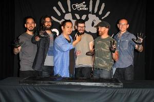 los angeles, giu 18 - linkin parco, Mike shinoda, rapinare bordone, Joe ahah, Brad delson, dave farrel, chester bennington a il linkin parco rockwalk induzione cerimonia a il chitarra centro su giugno 18, 2014 nel los angeles, circa foto