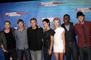 los angeles, sep 1 - spolverare milligan, Chris carma, Chris zylka, alyssa diaz, sara paxton, sinqua muri e gioele david moore in arrivo a il squalo notte selezione a il universale passeggiata in città su settembre 1, 2011 nel los angeles, circa foto