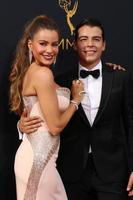 los angeles, sep 18 - Sofia vergara, manolo gonzalez-ripoll vergara a il 2016 prima serata emmy premi, Arrivi a il microsoft Teatro su settembre 18, 2016 nel los angeles, circa foto