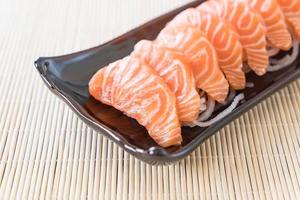 sashimi di salmone crudo foto