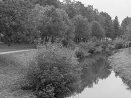 il città di coesfeld a il fiume berkel nel Germania foto