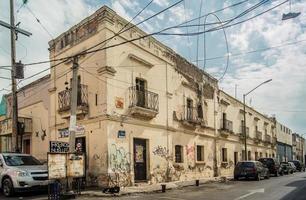 vecchio, abbandonato edificio nel centro guadalajara, Messico, coloniale architettura foto