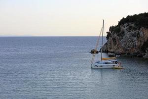 bellissimo blu skala spiaggia vicino prevezza estate greco in viaggio moderno sfondo alto qualità grande dimensione Stampa foto