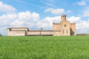 parma, italia-aprile 3, Vista 2022 di il valserena abbazia vicino parma durante un' soleggiato giorno. foto