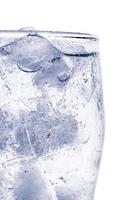 ghiaccio in un bicchiere