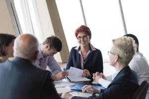 attività commerciale persone gruppo su incontro foto