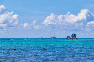 Barche yachts nave molo spiaggia nel playa del Carmen Messico. foto