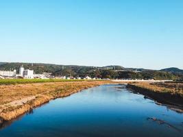 Visualizza di piccolo villaggio nel Giappone con bellissimo blu cielo sfondo foto