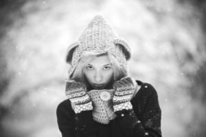 donna nel neve foto