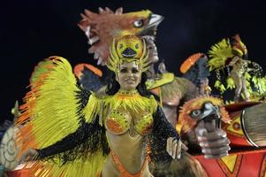 rio de janeiro, rj brasile - febbraio 09, 2018 - samba scuola parata nel sambodromo. rensacer de jacarepagua durante Festival a marche de sapucai strada. foto
