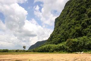 bellissimo montagna natura nel Sud Tailandia foto