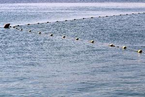 sabbioso spiaggia su il mediterraneo mare nel settentrionale Israele. foto