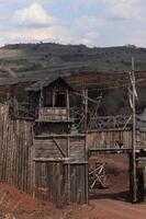 il panorama di il cancello a il Ingresso per il film impostato collocato entro il estinto vulcano nel rachi fatto a partire dal un' inferiore angolo foto