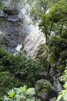 huentitan burrone nel guadalajara, pieno di vegetazione acqua cadente, parecchi cascate nel Messico foto