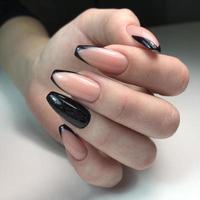 francese manicure su il chiodo. francese manicure design. manicure gel chiodo polacco foto