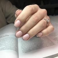 francese manicure su il chiodo. francese manicure design. manicure gel chiodo polacco foto