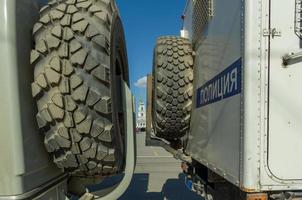 Due russo polizia camion chiusura modo per piazza foto