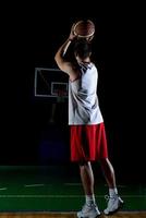 giocatore di basket in azione foto