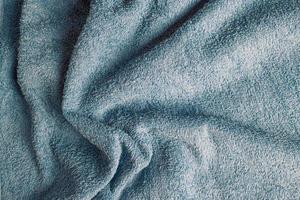 vista dall'alto di un asciugamano azzurro foto