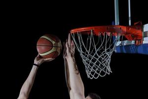 giocatore di basket in azione foto