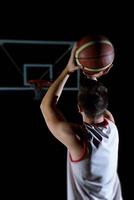 giocatore di basket in azione foto