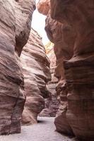interno della grotta del canyon rosso foto