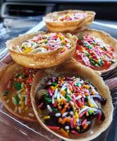 martabak mini, è un' tipico indonesiano pancake foto