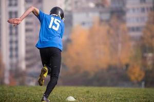 americano calcio giocatore nel azione foto