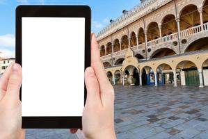 turista fotografie di piazza delle erbe, padova