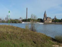 emmerich a il Reno fiume nel Germania foto