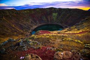 kerit o kerid, un' vulcanico cratere lago collocato nel il grimsnes la zona nel Sud Islanda, lungo il d'oro cerchio foto