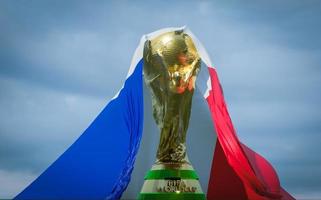 Francia. fifa mondo tazza con bandiera Francia, mondo tazza 2022 Qatar calcio vincitore, 3d opera e 3d Immagine, Yerevan, Armenia - 2022 ott 04 foto