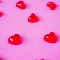 sfondo di san valentino con caramelle a forma di cuore foto