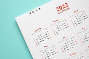 2022 calendario pagina su blu sfondo attività commerciale pianificazione appuntamento incontro concetto foto