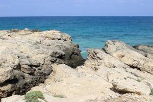 costa del mar mediterraneo nel nord dello stato di israele. foto