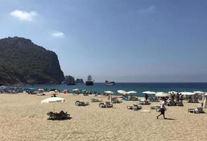 tacchino, Alanya, agosto 02, 2017. Visualizza di il mare, spiaggia e montagne. foto