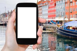 turista fotografie nyhavn nel copenhagen