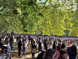 Londra nel il UK nel settembre 2022. floreale omaggi per il Regina nel verde parco nel Londra foto