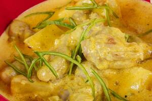 pollo al curry giallo foto