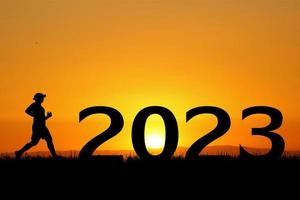 idee benvenuto 2023 e nuovo inizi. contento nuovo anno foto