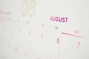 agosto calendario pagina con mesi e date attività commerciale pianificazione appuntamento incontro concetto foto