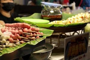 notte mercato nel bangkok foto